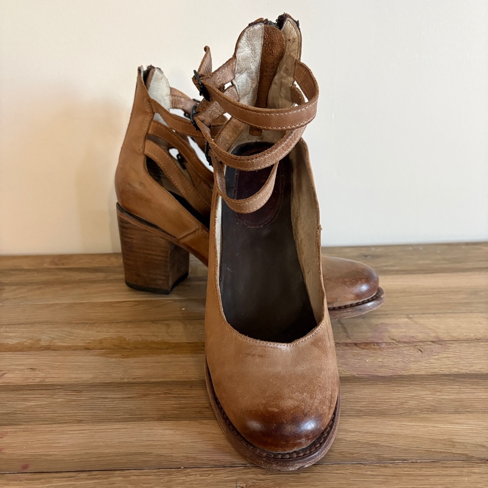 Freebird Tan Randi Ankle Boots - Picture 8 of 9